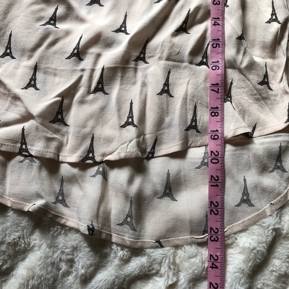 •Eiffel Tower Blouse• - Picture 3 of 7